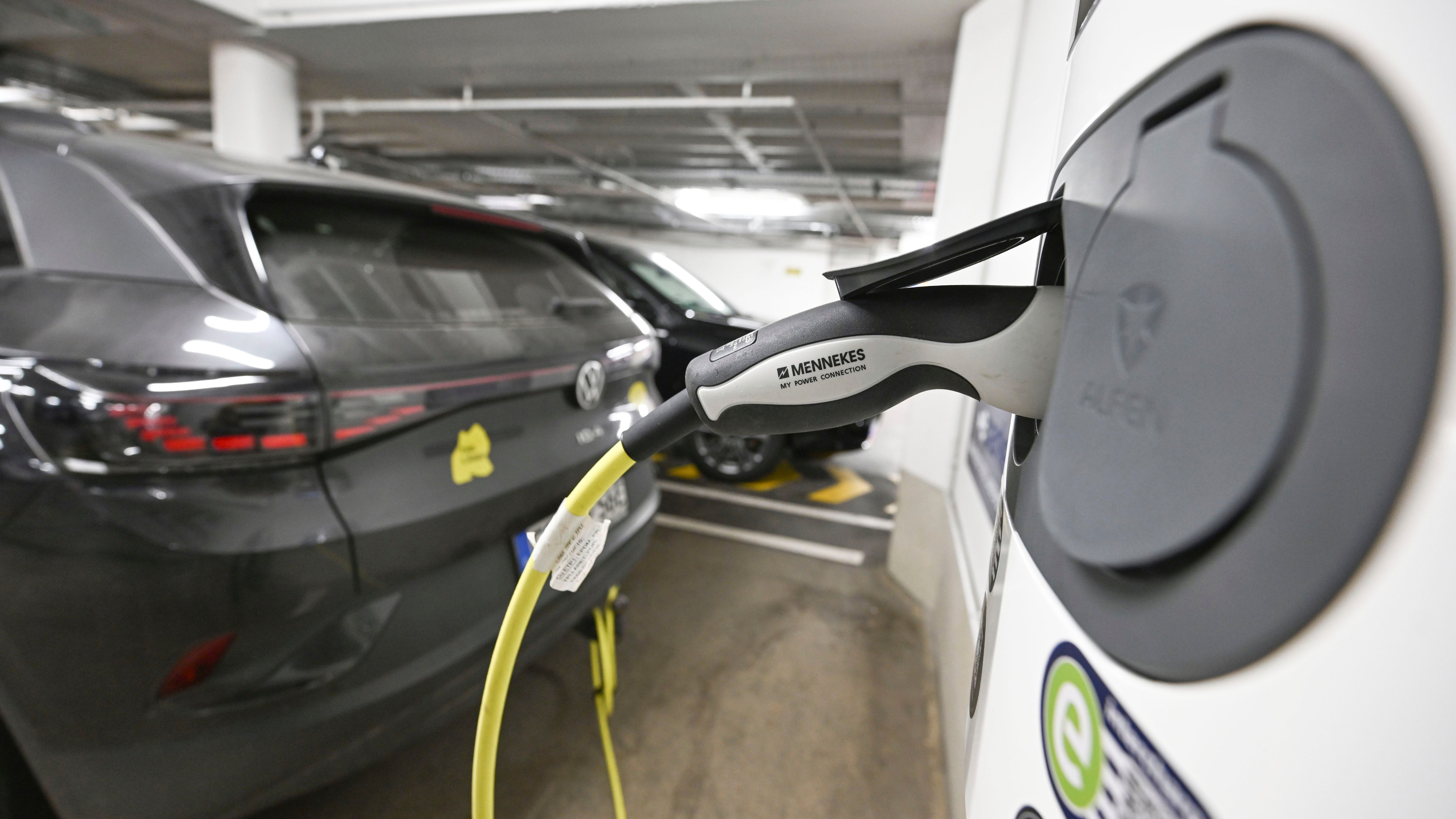 Electric cars lead German fleet registrations as Chinese brands gain credibility