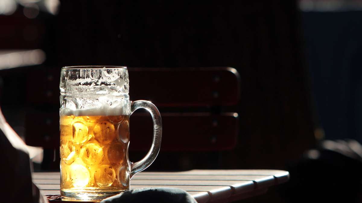 German beer output falls below 80 million hectolitres as brewery failures mount