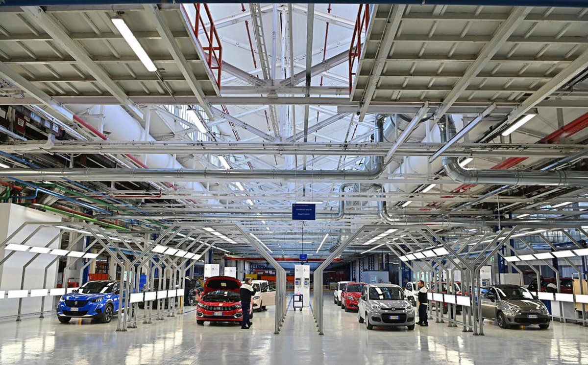 Italian machine tool orders fall 25.8% in second quarter as domestic and export demand weakens