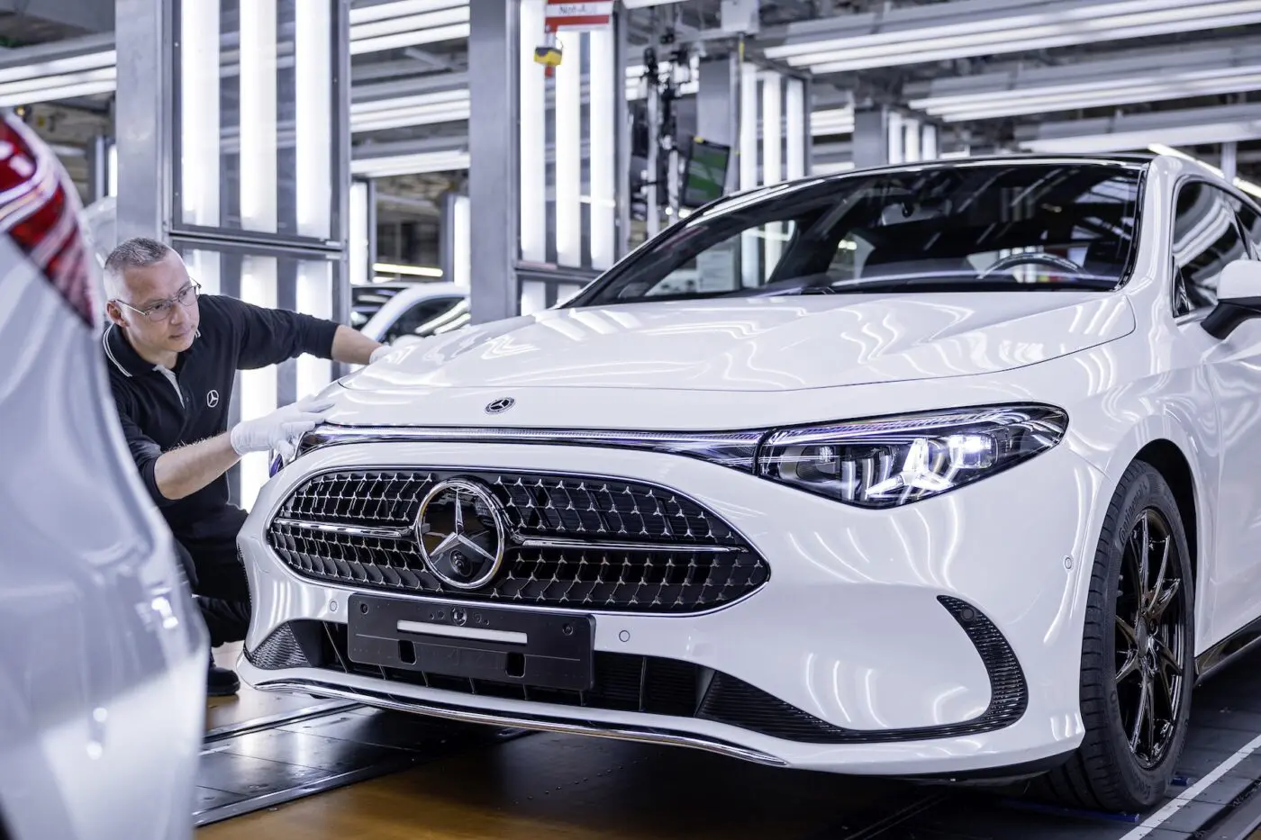 Mercedes-Benz China sales fall 30% as Europe hits one in four cars electric