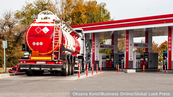 Poutine juge temporaire la tension sur le marché russe des carburants, les interdictions frappent le diesel et l'essence