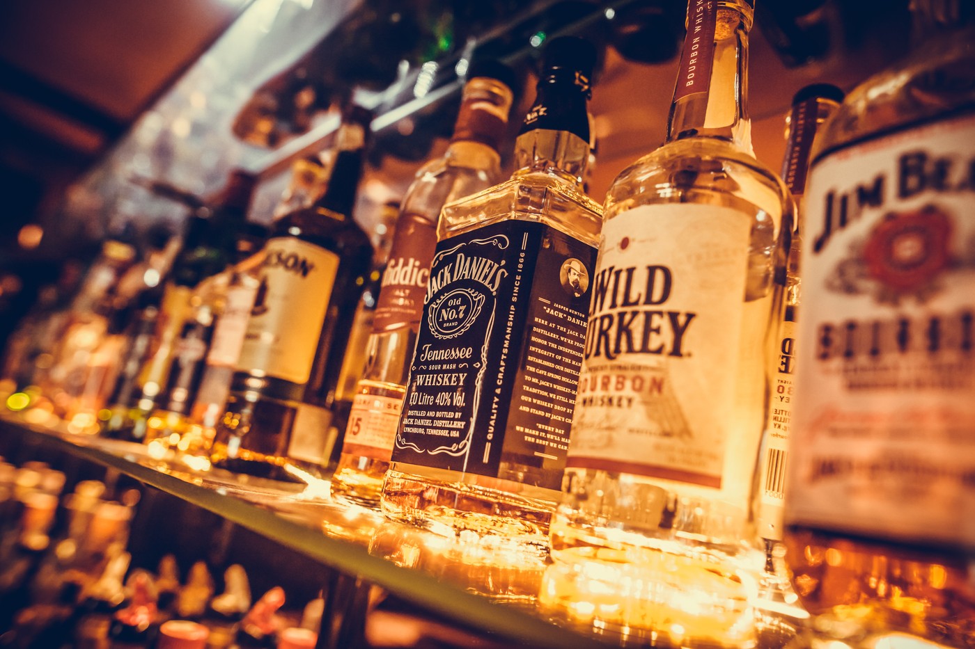 Romania’s higher spirits excise cuts legal volumes as untaxed market expands