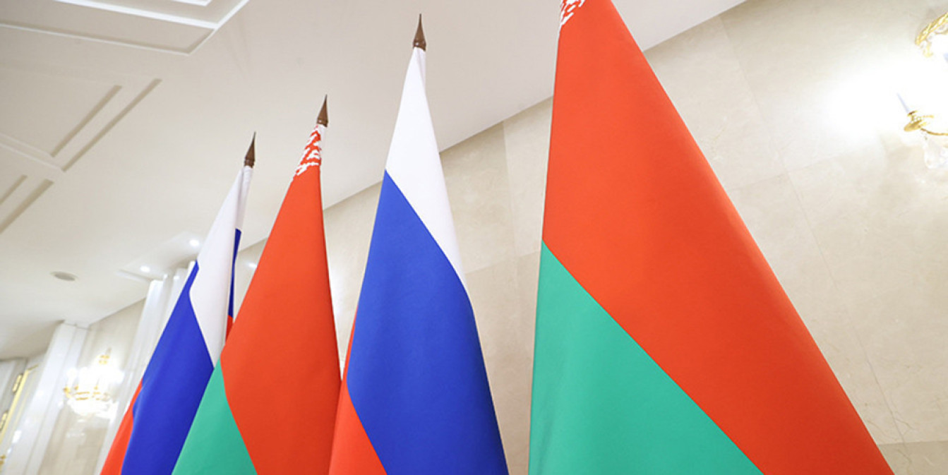 Putin signs law establishing common Russia-Belarus precious metals market