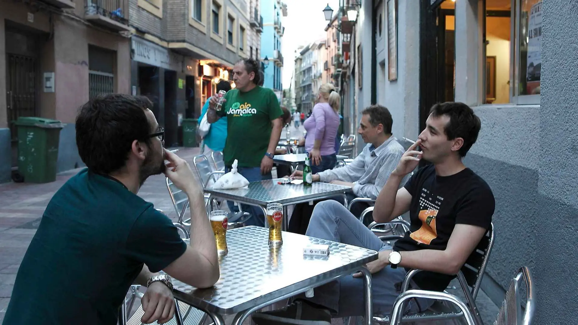 Spain advances tobacco law banning smoking on terraces, beaches and near public facilities