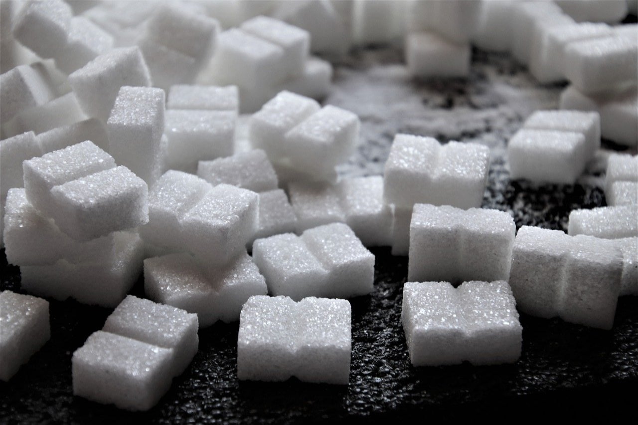 Le sucre recule en bourse après des semaines de hausse, mais les risques d'offre persistent