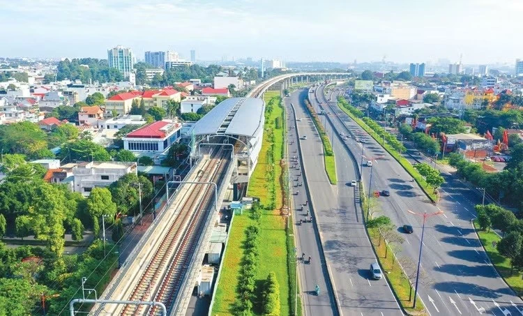 Projetos ferroviários do Vietnã ampliam espaço para empreiteiras nacionais
