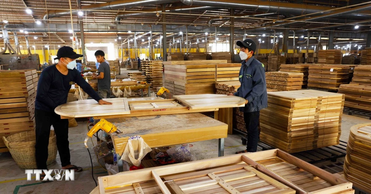 Vietnam's Wood Exports Grow in H1 2026, but $19 Billion Target Under Pressure
