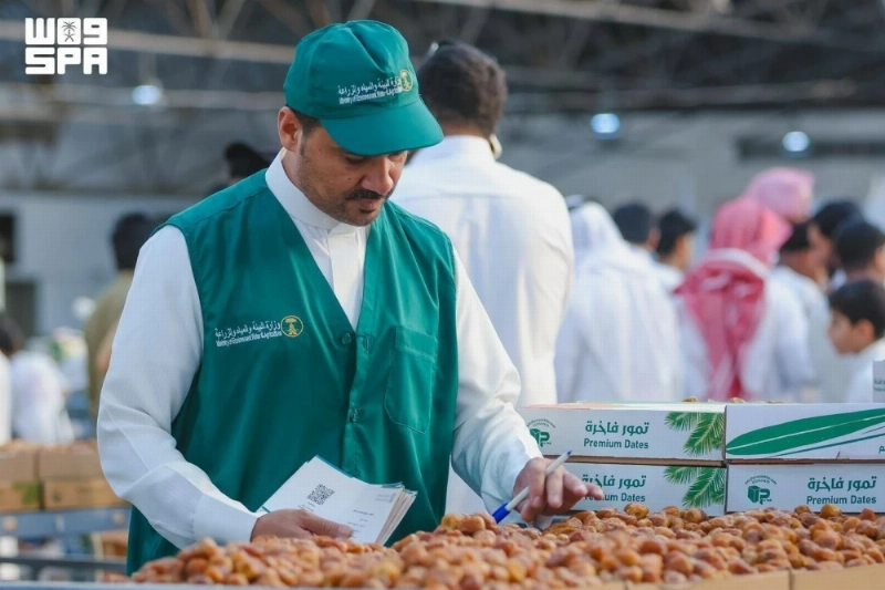 Al-Mithnab date season brings together output from more than 3,000 farms