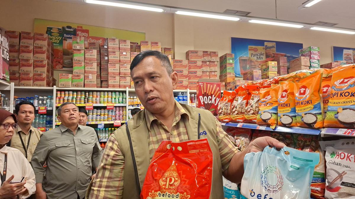 Bulog releases premium rice at 14,900 rupiah per kg ahead of possible recall of 40 fortified brands