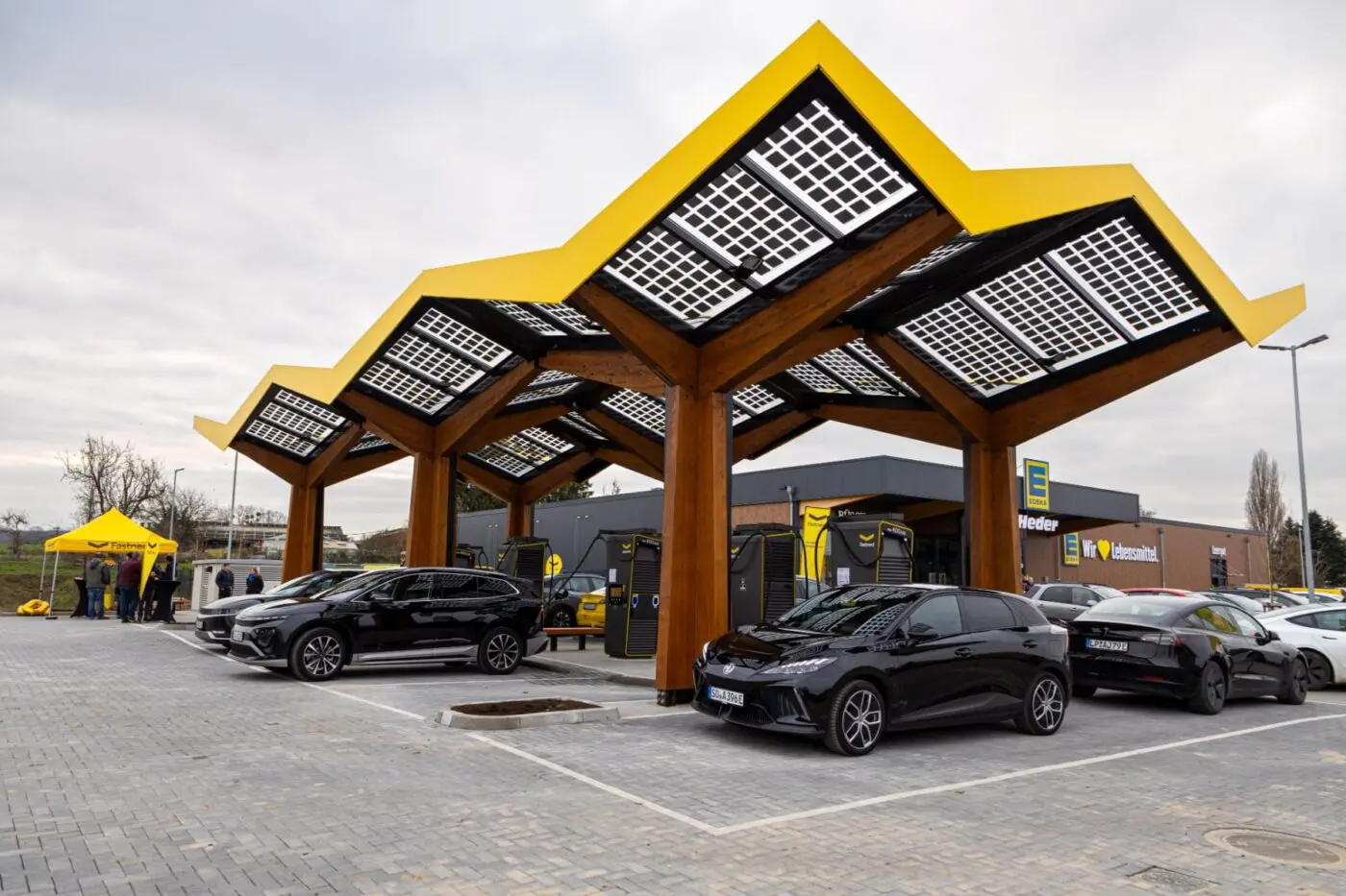 EU Battery-Electric Car Sales Rise 29.7% to a Record 1.9 Million in 2025