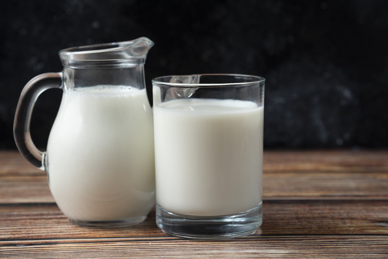 EU milk output rises 4% as farmgate prices fall and energy costs climb