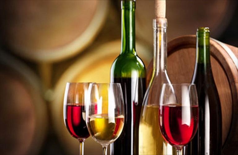 Produtores franceses apostam em cocktails prontos perante queda nas vendas de vinho