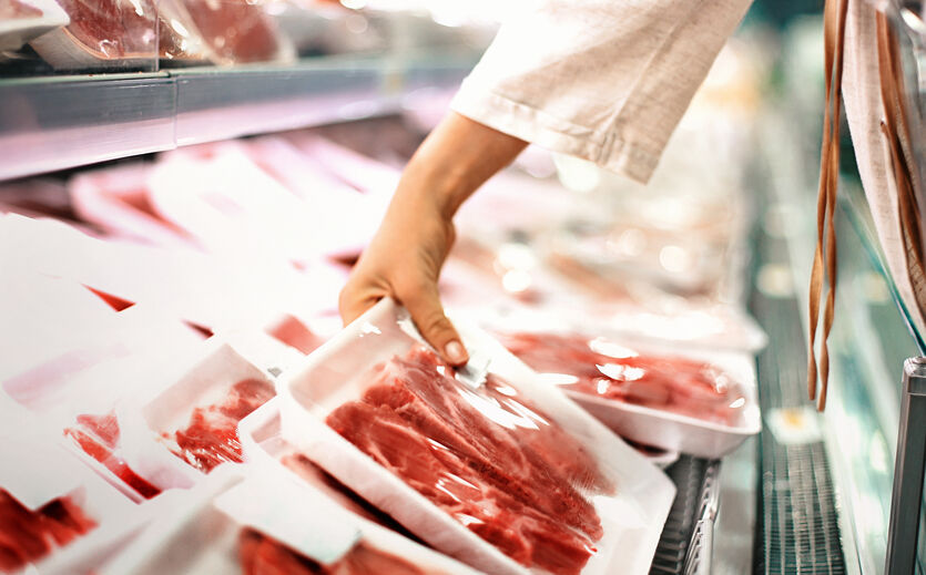 German meat production falls 0.4% as poultry output declines in first half of 2026