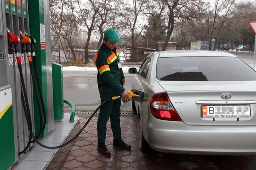 Kyrgyzstan bans fuel exports and secures 100,000 tonnes a month from Russia