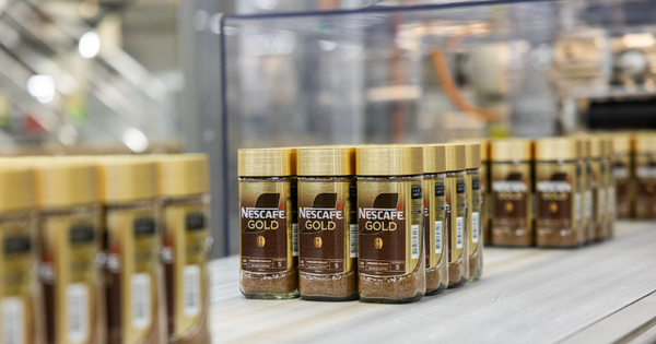 Nestlé inicia linha de café em potes de vidro na fábrica de Tri An, no Vietnã, com envio para 11 mercados