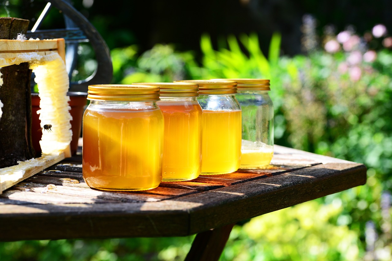 Cheap Chinese and Ukrainian Honey Squeezes Romania as Output Falls