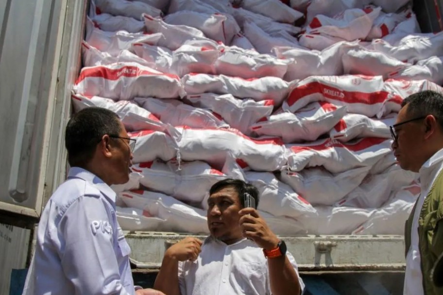 ID FOOD envía 40 toneladas de carne de gallina de descarte de Java Oriental a Makassar y Papúa