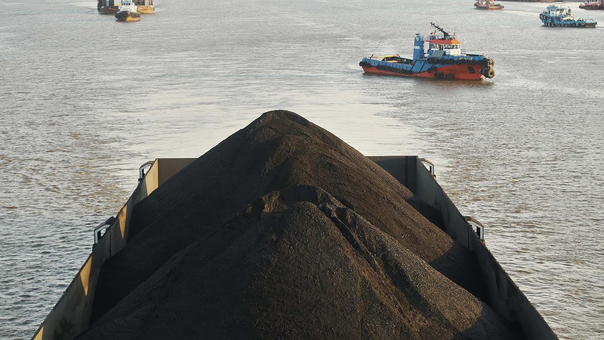Indonesia Produces 423.71 Million Tonnes of Coal as Global Demand Outlook Softens