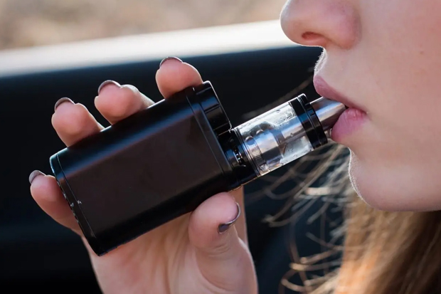 La expansión del vapeo en Indonesia eleva la presión sobre el control de la nicotina