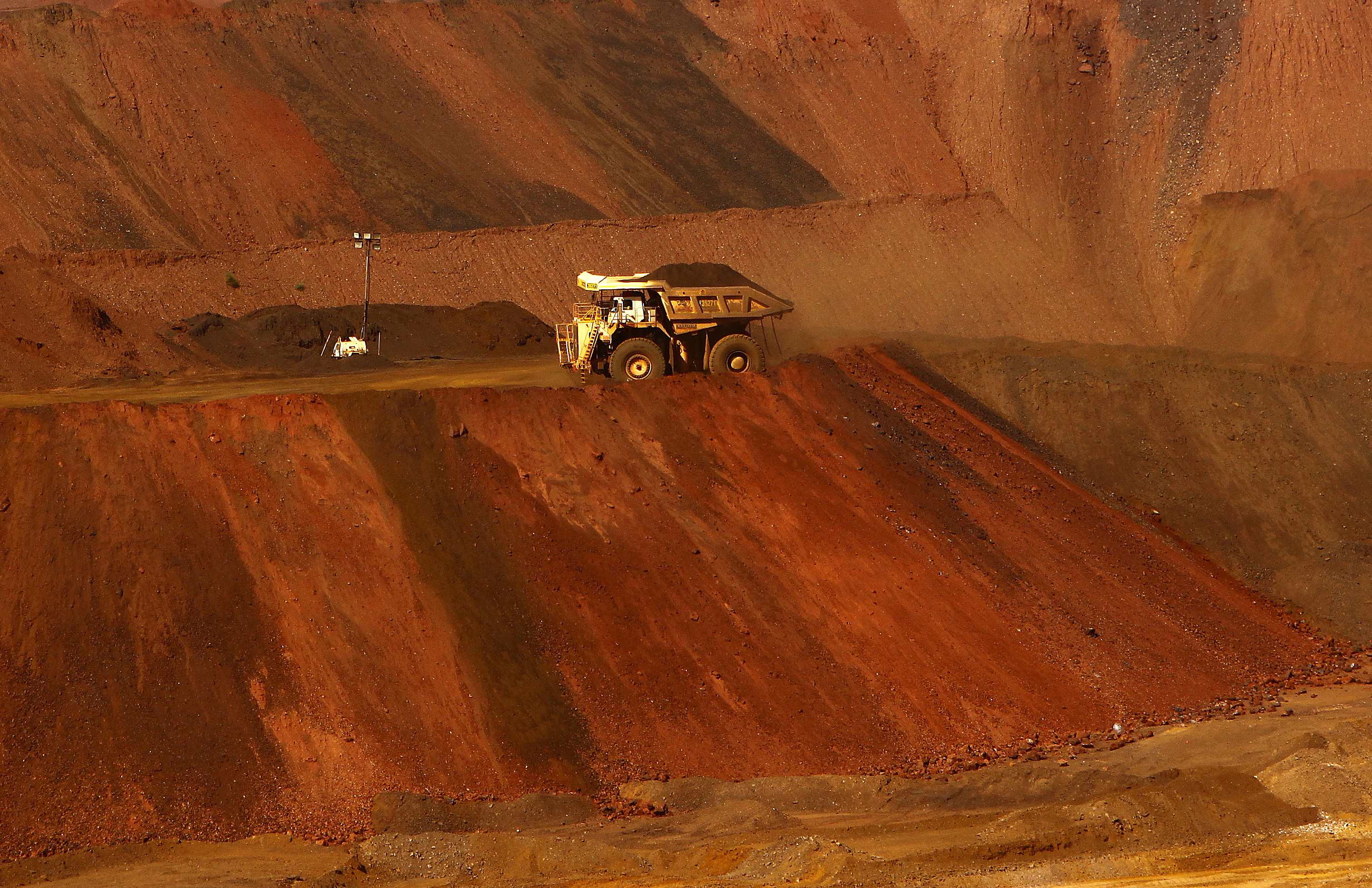 Minério de ferro sobe com maior atividade dos altos-fornos chineses