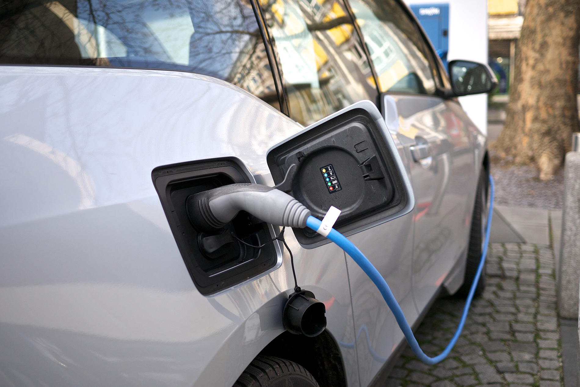 Le marché électrique roumain ralentit en août, avec un parc de 74 541 véhicules