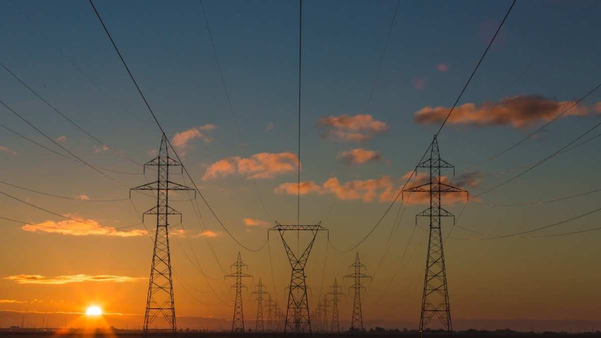 Preço de atacado da eletricidade na Rússia deve chegar a 6.500-6.900 rublos por MWh em 2042