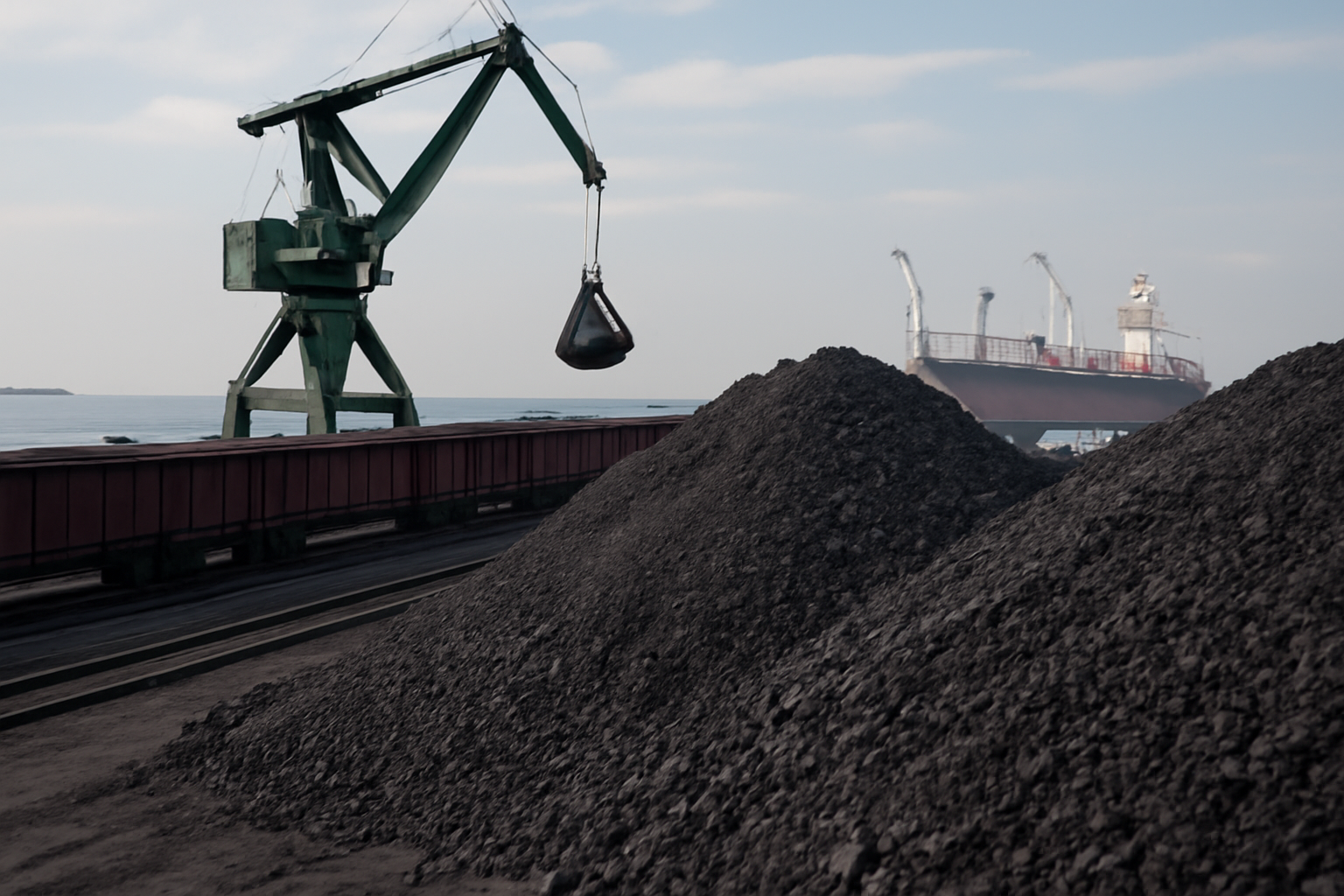 Russian Coking Coal Exports to China Rise 16% in First Half of 2026