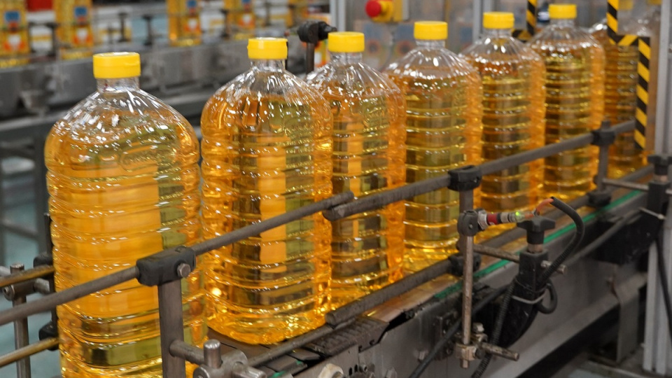 TMO Receives Bids of $1,399-$1,408.50 per Tonne in Sunflower Oil Tender