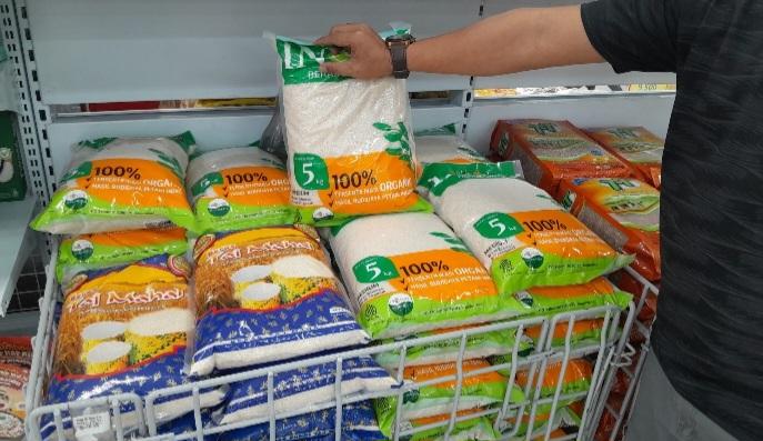 Indonesia asegura el suministro de arroz prémium tras la retirada de productos
