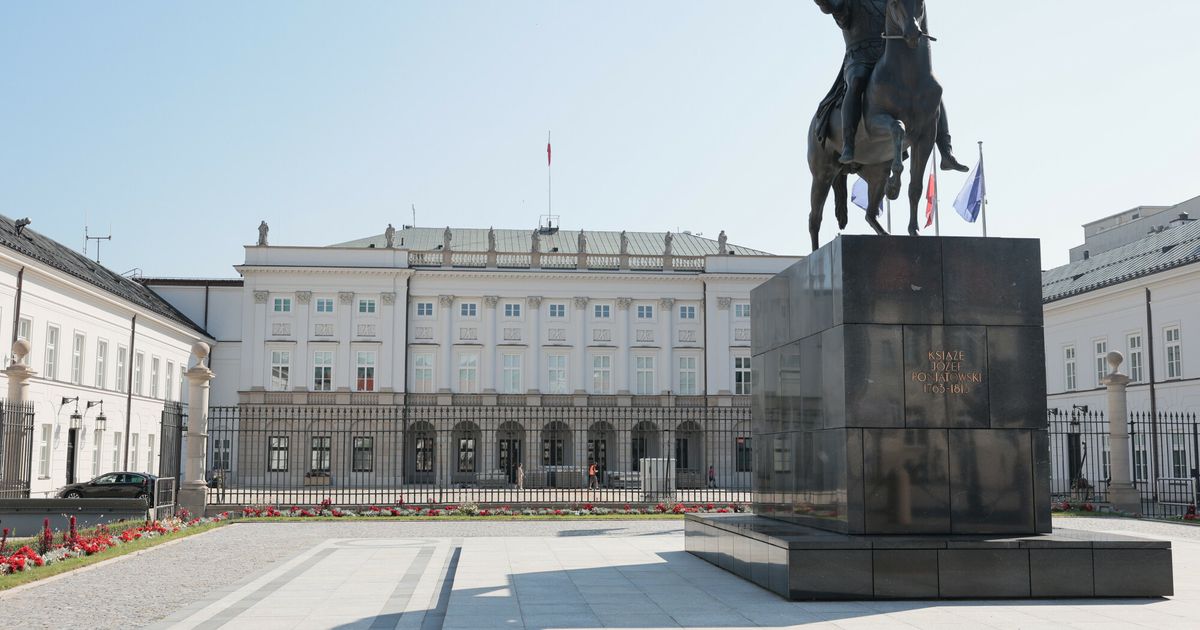 Polens höhere E-Zigaretten-Steuer liegt bei Präsident Nawrocki