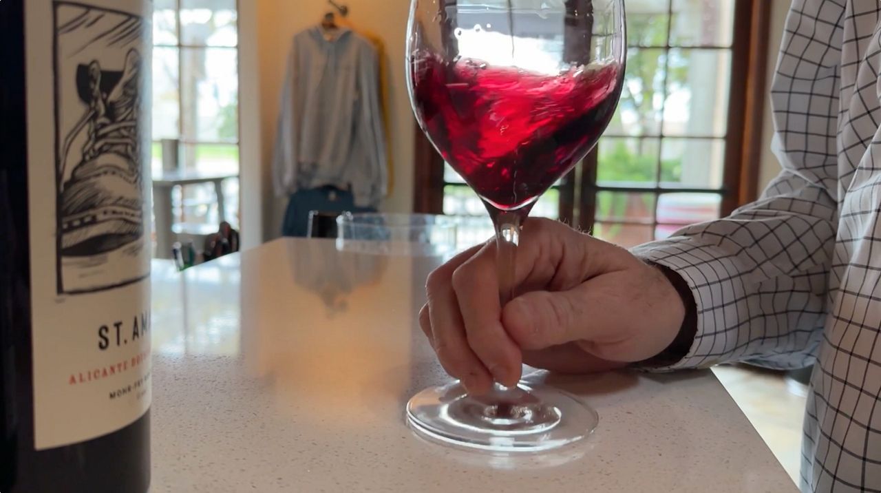 Las exportaciones de vino de EE. UU. a Canadá caen 78% y California asume el golpe